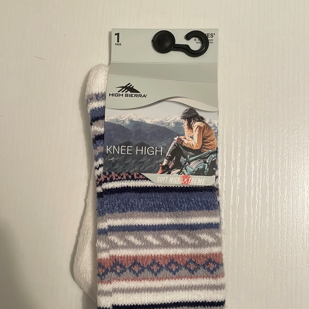 Knee High Sierra Fuzzy Socks Ladies 4-10 Shoe Size Never Worn